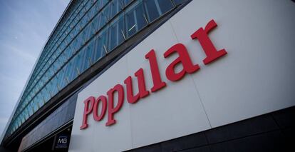 Logotipo de Banco Popular en uno de sus principales edificios