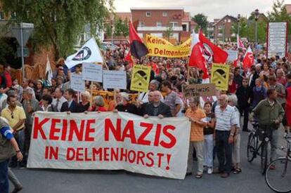 Manifestación en contra de los neonazis en Delmenhorst.