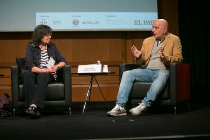 Laura Restrepo y Juan Antonio González Iglesias, este miércoles en el Instituto Cervantes de Madrid.