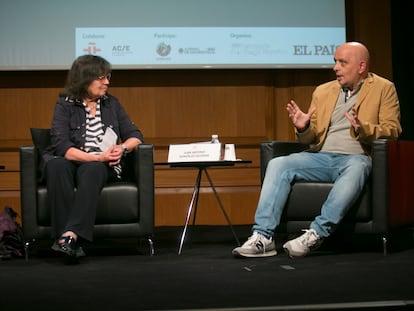 Laura Restrepo y Juan Antonio González Iglesias, este miércoles en el Instituto Cervantes de Madrid.