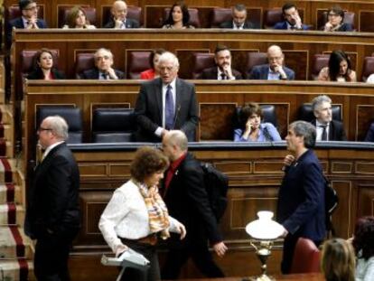 El ministro de Exteriores asegura que Jordi Salvador le ha escupido cuando salía del hemiciclo, algo que los representantes de Esquerra han negado después