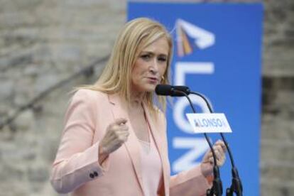 Madrid regional premier Cristina Cifuentes has also criticized Barberá for hanging on to her seat.