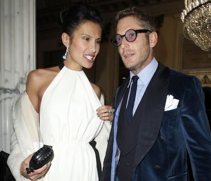 Lapo Elkann y Goga aparecieron de esta guisa el mes pasado en La Scala de Milán. El hurto en Chile parece confirmar su relación.