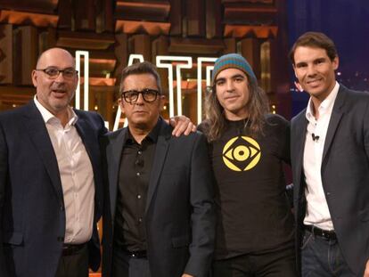 Andreu Buenafuente, con Emilio Gayo, presidente de Telefónica, Chema Alonso, CDO de Telefónica, y Rafael Nadal.