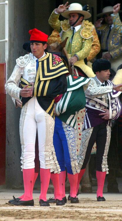 El torero Serafín Marín sale a la plaza con barretina en 2004.