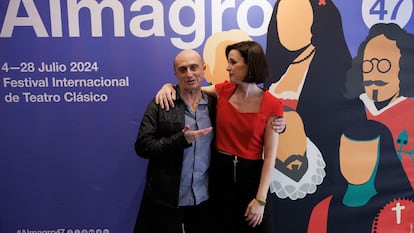 La directora del Festival Internacional de Teatro Clásico de Almagro, Irene Pardo, y el actor Pepe Viyuela, durante la presentación este jueves de la programación, en el Teatro de la Comedia en Madrid.