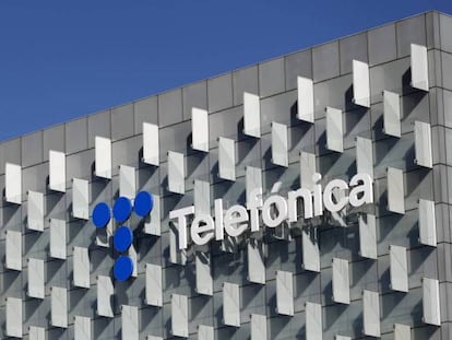 Telefónica recompra un 1% del capital en plena caída de la acción