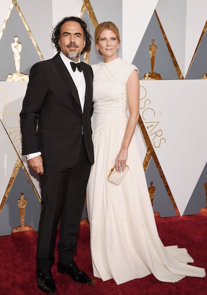 O diretor Alejandro Iñarritu, que levou o Oscar de melhor diretor, com sua esposa Maria Eladia.