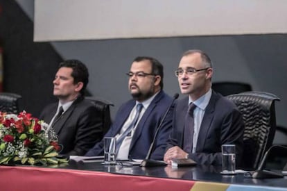 Advogado-geral da União André Luiz de Almeida no VI Congresso Internacional da Anajure.