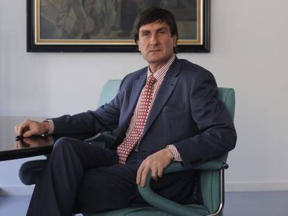 El viceconsejero vasco de Función Pública, Andrés Zearreta, esta mañana en su despacho.