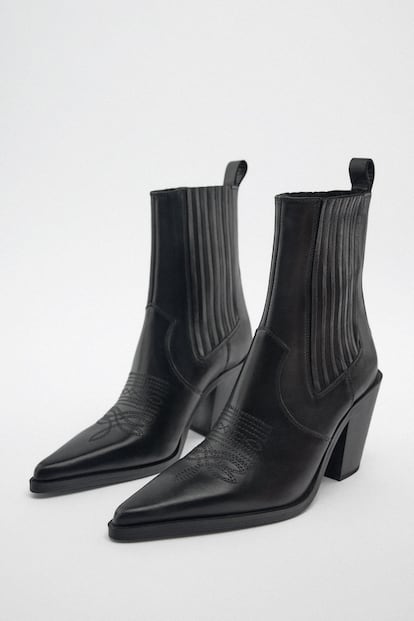 Si buscas mantenerte fiel a la estética cowboy pero con un punto urbano, te gustarán estos botines de piel de Zara.