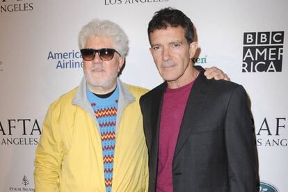 Antonio Banderas y Pedro Almodovar en la fiesta previa al anuncio de los Bafta, celebrada en el Hotel Four Seasons de los Ángeles el 4 de enero.