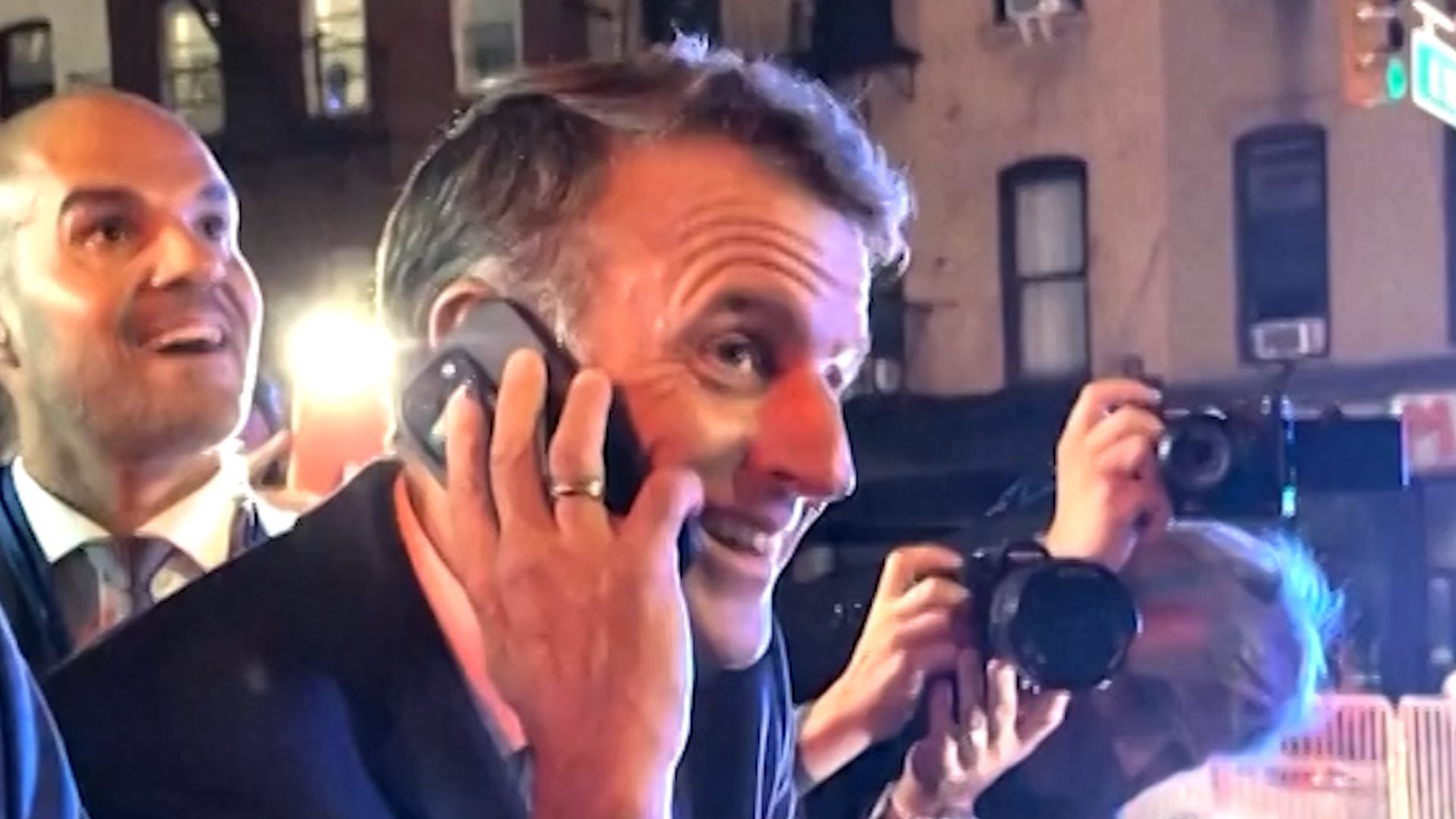 Macron llama por teléfono a Trump para protestar por el bloqueo en las calles de Nueva York: “Estoy esperando porque todo está parado por usted”