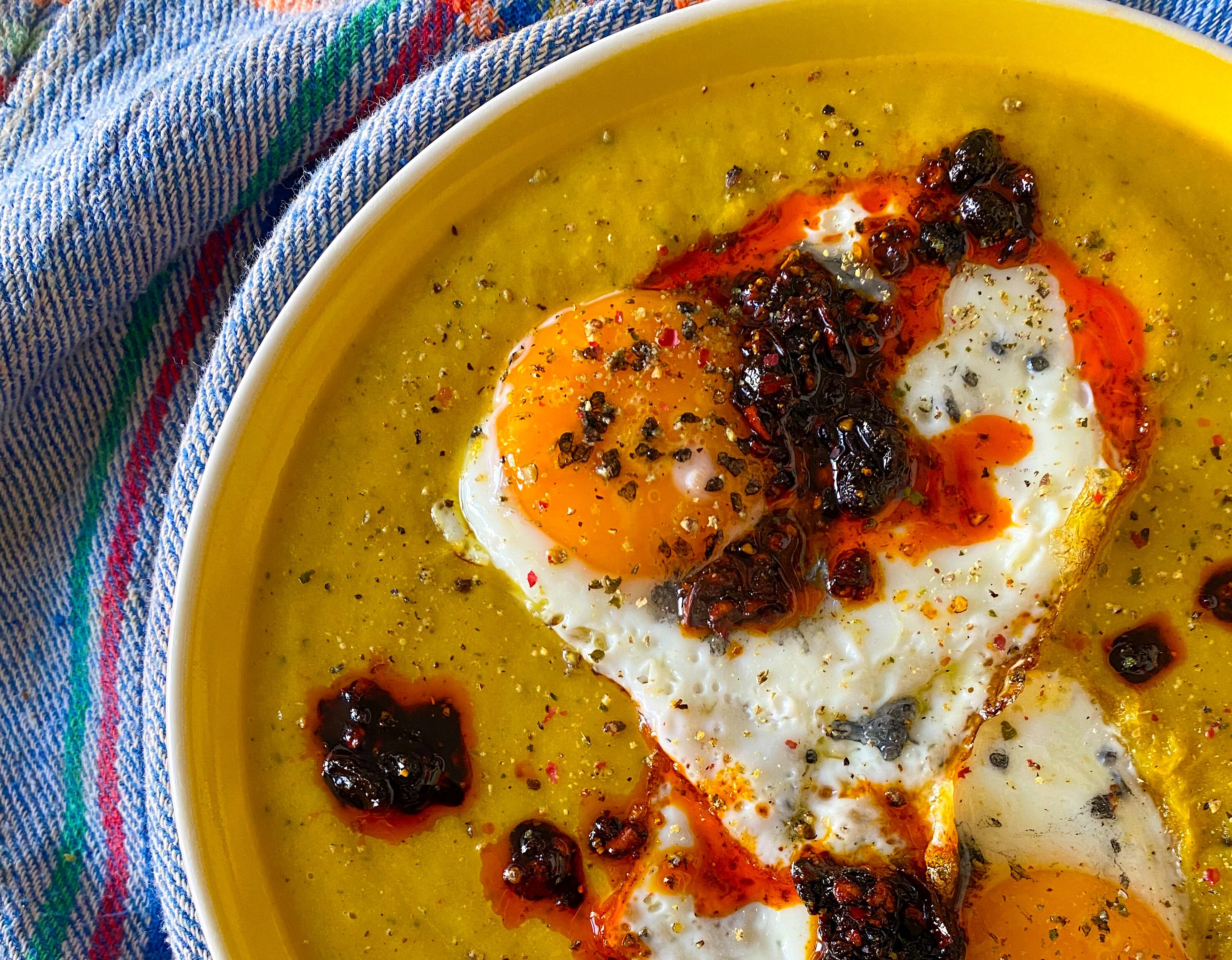 Si asas una bandeja de verduras puedes hacer una crema, una ensalada, un untable y mucho más
