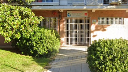 Fachada del antiguo centro de salud 'Los Castillos'.