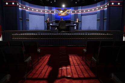 El escenario del tercer debate presidencial en Las Vegas, visto desde el p&uacute;blico 