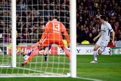 Lionel Messi marca el primer gol del Barcelona.