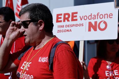 Protestas de empleados de Vodafone España en contra del ERE, el pasado mes de julio.