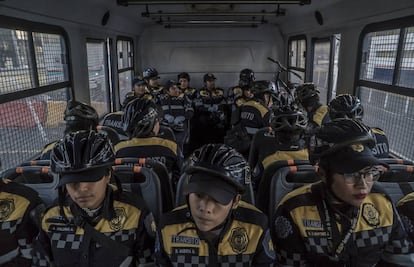 Agentes del escuadrón de seguridad vial.