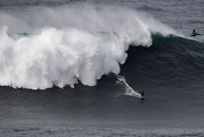 El surfista australiano de olas grandes Ross Clarke-Jones.