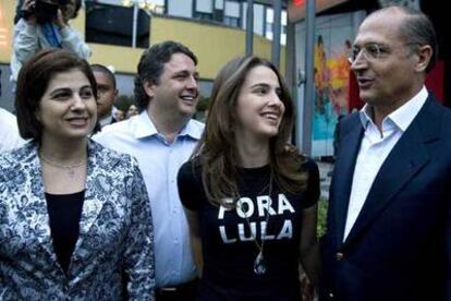 El principal rival de Lula en las elecciones brasileñas se fotografió con la familia de Garatinho, un ex gobernador presuntamente corrupto.