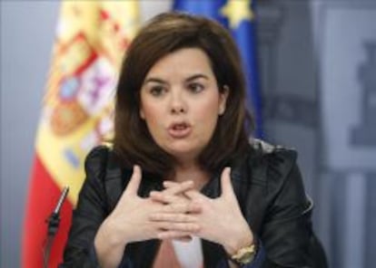 La vicepresidenta del Gobierno, Soraya S&aacute;enz de Santamar&iacute;a, en la rueda de prensa posterior al Consejo de Ministros.