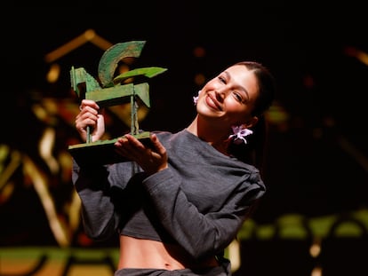 Úrsula Corberó, el día 22 en la gala de los Ondas en Barcelona con su premio a la mejor intérprete femenina en ficción de televisión.