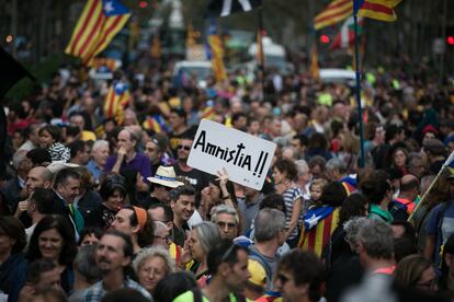 Un momento de la manifestación de Barcelona, a la que la Guardia Urbana calcula que han acudido unas 525.000 personas.