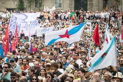 Asistentes a la manifestación del BNG por el Día da Patria Galega, en la plaza de A Quintana.