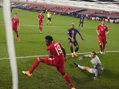 Eric Maxim Choupo-Moting, jugador del PSG, amaga un gol fallido en la portería del Bayern en la final de la Champions, el pasado domingo en Lisboa