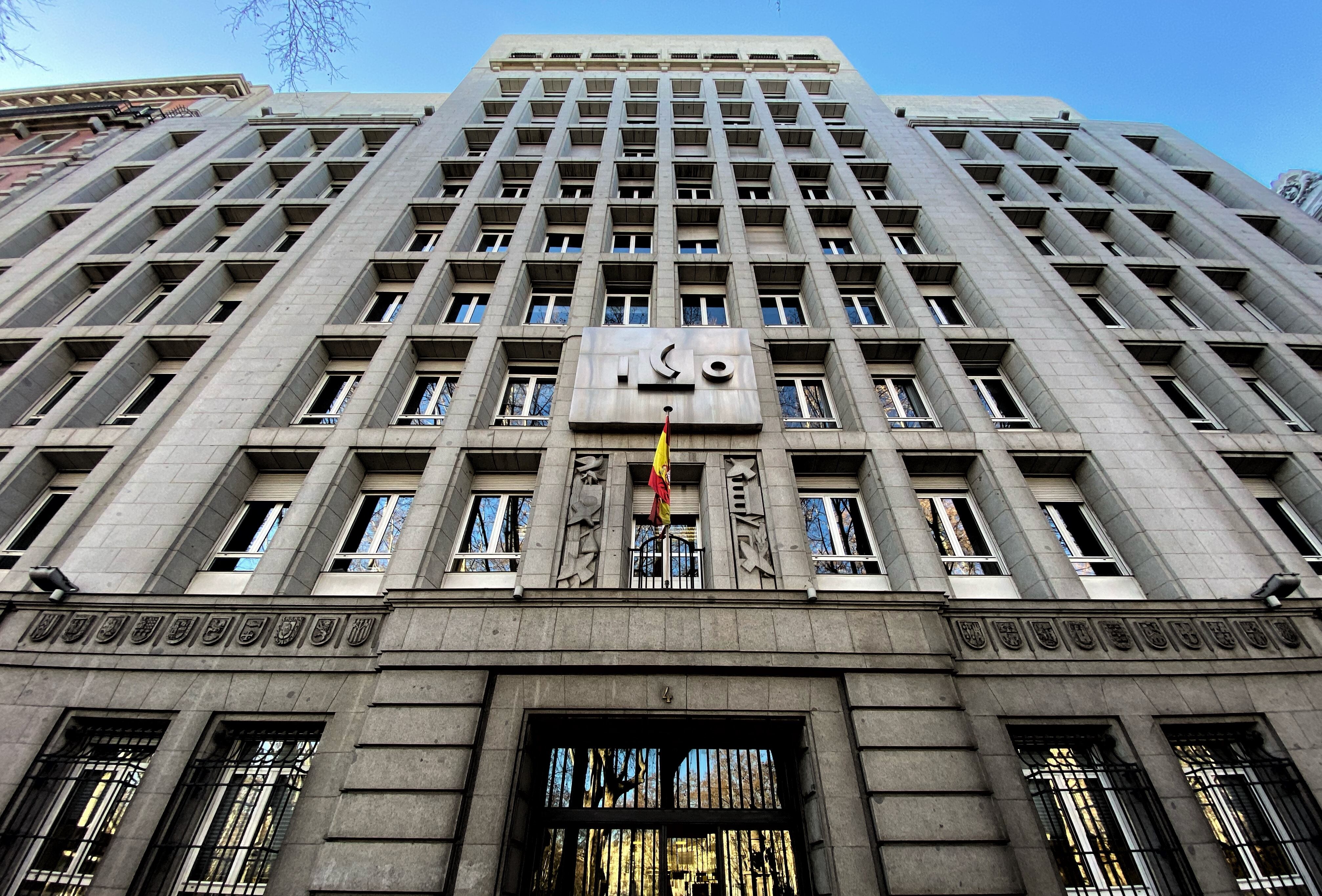 Fachada de la sede del ICO (Instituto de Crédito Oficial), en el Paseo del Prado de Madrid (España).
