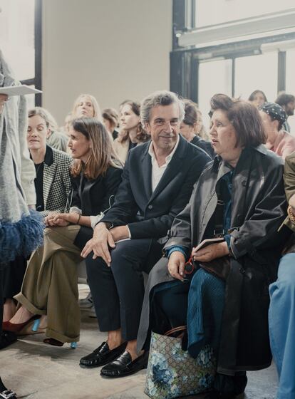 Albesa, en primera fila del desfile de Nina Ricci, junto a la editora de Vogue International, Suzy Menkes.