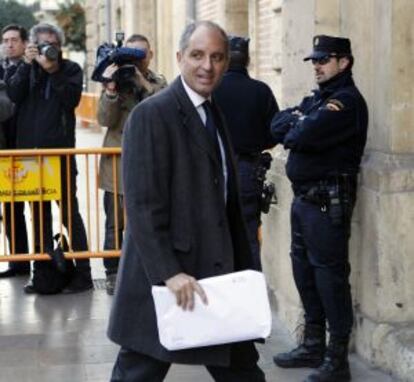 Francisco Camps, a su llegada ayer a la sede del Tribunal Superior de Justicia.