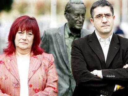 López y Lentxu Rubial, hija de Ramón Rubial, ayer, en un homenaje al histórico dirigente socialista.