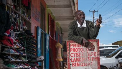 El 40% de la población adulta en el África subsahariana tiene una cuenta de dinero móvil.