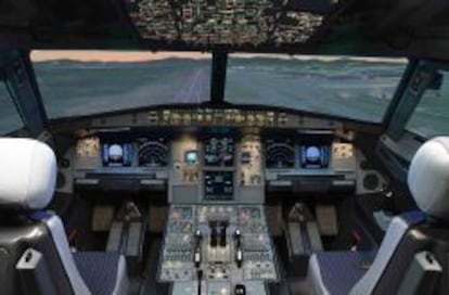 Simulador de vuelo, desarrollado por Indra, del avión A320.