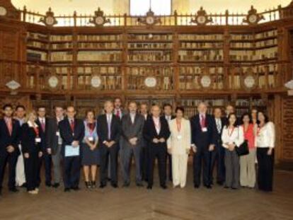 El ministro español de Educación, Cultura y Deportes, José Ignacio Wert posa con los participantes en la XXII Conferencia Iberoamericana de Ministros de Educación.