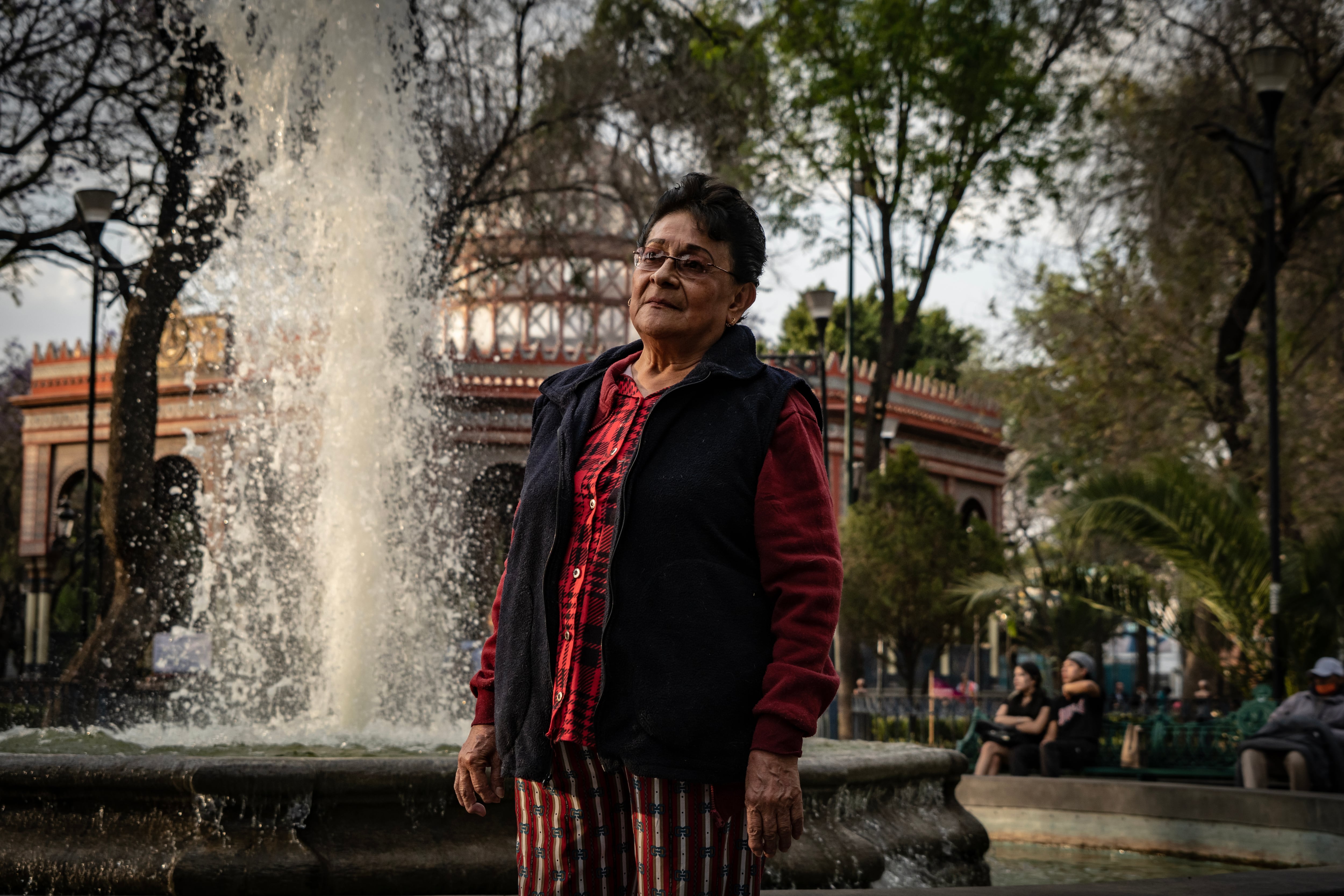 Ángela Hernández en la Alameda de la colonia Santa María la Ribera.