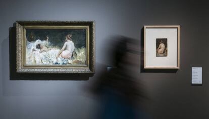 La obra de Mas i Fondevila de 1878, a la izquierda, y la copia que Picasso realizó entre 1895 y 1896.