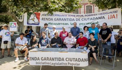 Representantes de las entidades promotoras del  Renta Garantizada, en 2015.