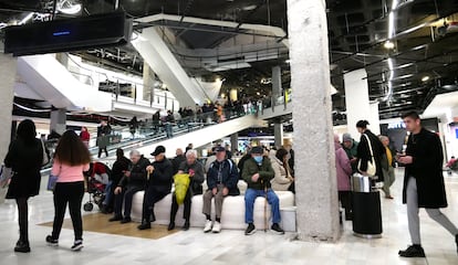 Centro comercial La Vaguada en el norte de Madrid un domingo por la tarde.