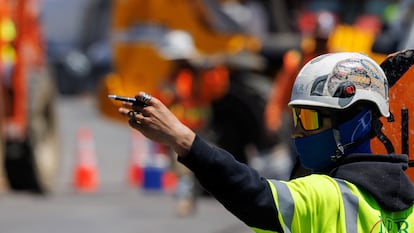 Un trabajador de la construcción en San Diego (California), esta semana.