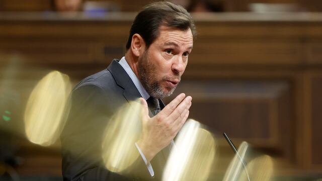 Puente eleva el tono en su enfrentamiento con Ouigo y avisa de una ...