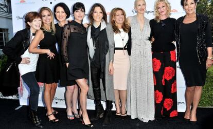 Kelly Rutherford, la tercera por la derecha, rodeada de sus compañeras en Beverly Hills.