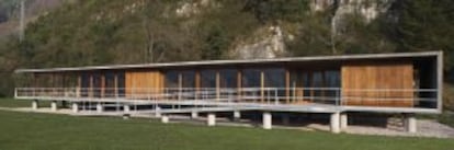 Centro de Interpretación del Hórreo, en Bueño (Asturias), obra de los arquitectos Rogelio Ruiz Fernández y Macario Luis González Astorga.