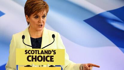 A chefa do Executivo escocês, Nicola Sturgeon, em Edimburgo, nesta sexta-feira.