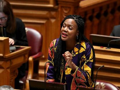 Joacine Katar Moreira, una de las diputadas amenazadas, el pasado octubre en el Parlamento portugués.