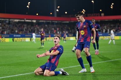 Fermín celebra su segundo gol este domingo ante el Valencia en el Johan Cruyff.