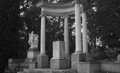 Exedra de la Plaza de los Emperadores.