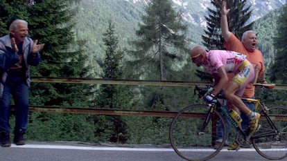 Marco Pantani, camino de Madonna di Campiglio, en el Giro de 1999.